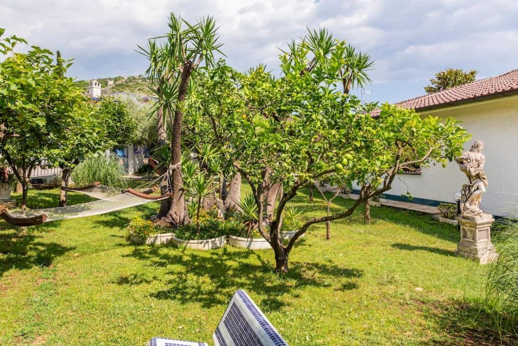 Historic Luxury Villa Terracina Exterior photo