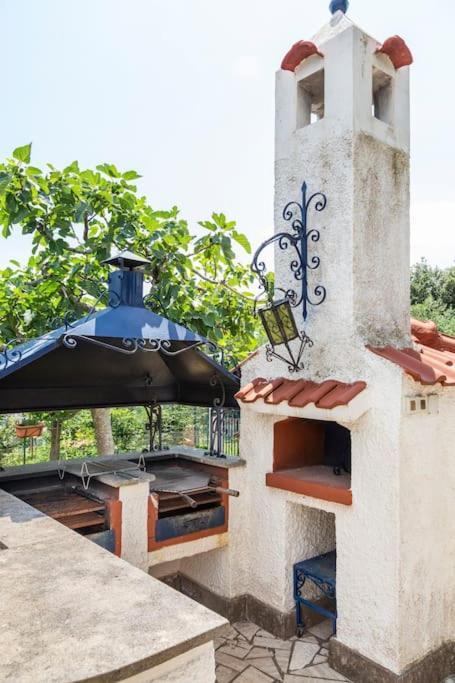 Historic Luxury Villa Terracina Exterior photo