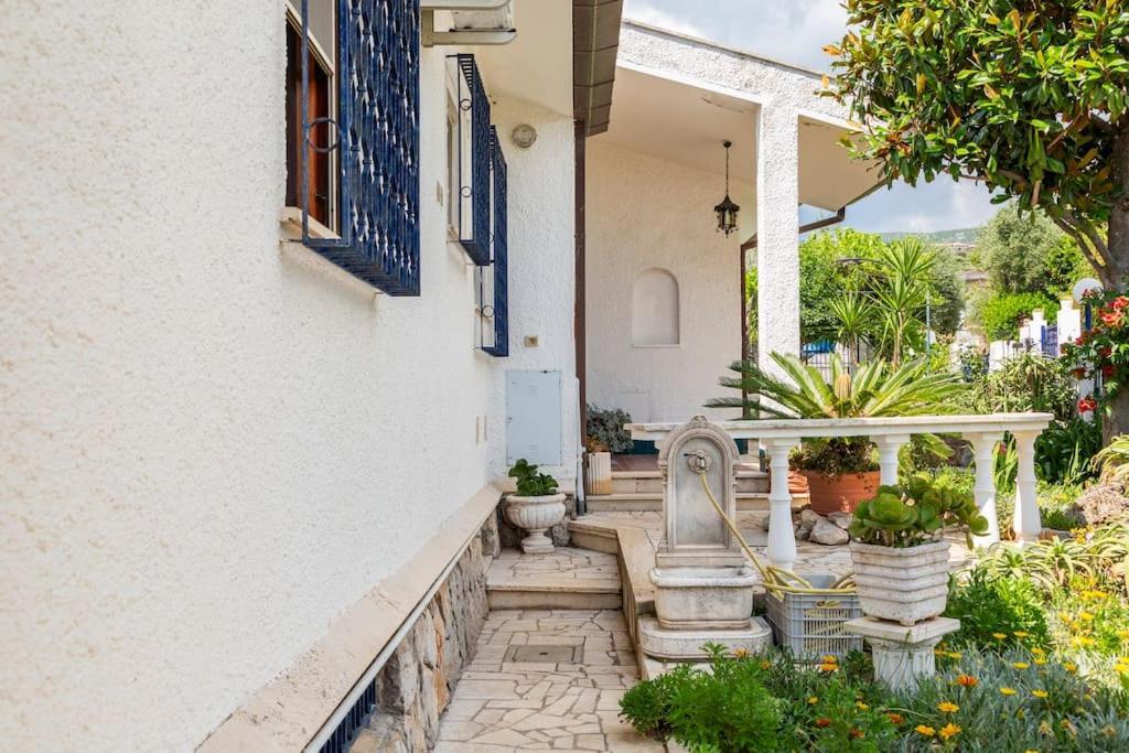 Historic Luxury Villa Terracina Exterior photo